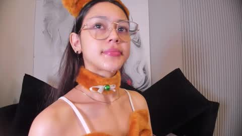 charlottegray_1 online show from November 26, 12:57 pm