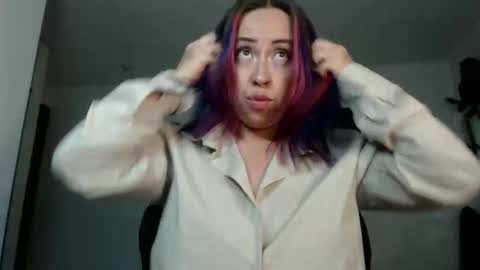 charlottezoe online show from March 16, 6:17 am