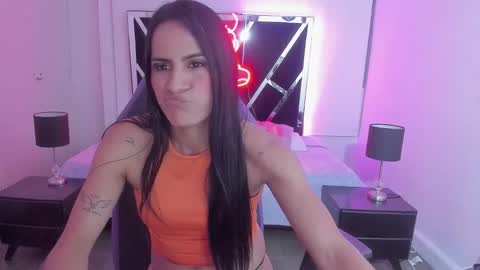 Snapshot of charlotthe_ee chatting on September 11, 1:07 am online show from September 11, 1:07 am