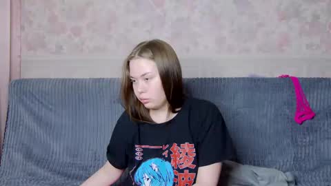 Snapshot of charming_lolla chatting on February 21, 2:28 am charming_lolla online show from February 21, 2:28 am