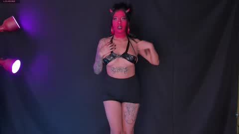 Victoria online show from October 31, 8:42 pm