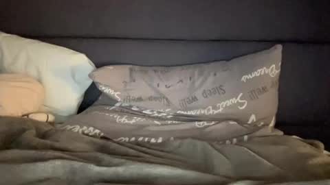 Vicky online show from November 5, 8:00 pm