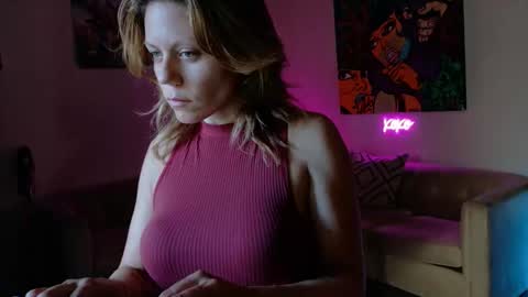 Rockhard Cockstar N Roxynyes online show from October 17, 11:31 pm