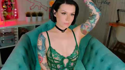 Snapshot of chaturkaterina chatting on September 10, 3:40 am Miss Harmony online show from September 10, 3:40 am