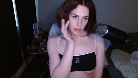 Cheirosa online show from May 13, 9:24 pm