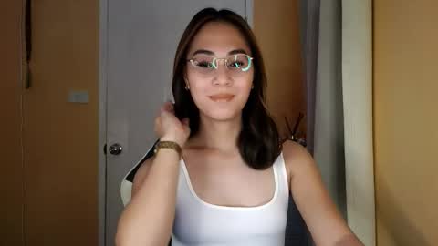 chelly4u69 online show from March 19, 2:06 am