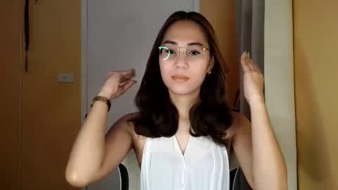 chelly4u69 online show from March 16, 1:31 am