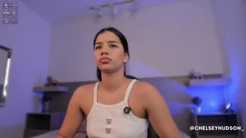 Snapshot of chelsey_hudson chatting on October 13, 11:56 am chelsey_hudson online show from October 13, 11:56 am