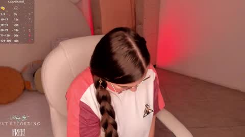 Snapshot of cherry_blond_ chatting on February 14, 2:28 am Cherry online show from February 14, 2:28 am