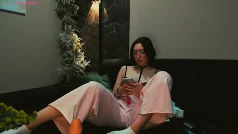 cherry_paws_ online show from April 8, 3:26 pm