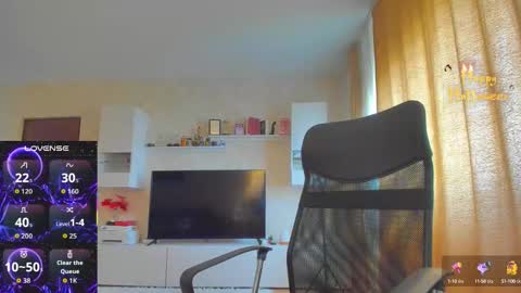 mayra online show from October 23, 8:05 am