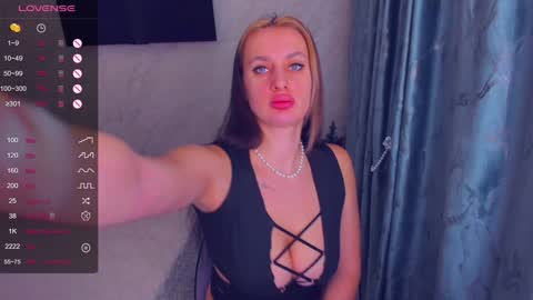 Snapshot of cherry_starrr chatting on January 5, 5:51 am cherry_starrr online show from January 5, 5:51 am