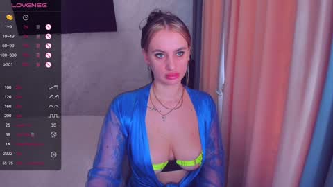 Snapshot of cherry_starrr chatting on January 31, 7:39 am cherry_starrr online show from January 31, 7:39 am