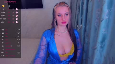 Snapshot of cherry_starrr chatting on January 11, 6:24 am cherry_starrr online show from January 11, 6:24 am