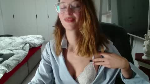 Leonie online show from February 20, 6:26 am