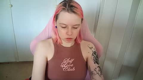cherrybaby_0 online show from May 11, 12:23 pm