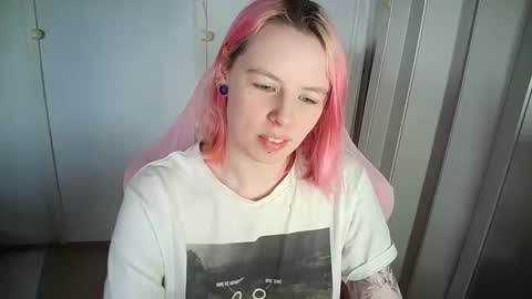 cherrybaby_0 online show from May 10, 12:22 pm