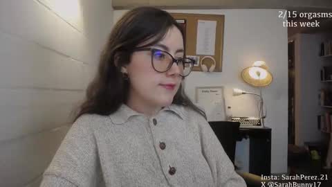 Snapshot of cherrybunny21 chatting on January 18, 3:31 am Sarah Prez online show from January 18, 3:31 am