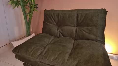 cherrycurl_ online show from November 23, 4:49 pm