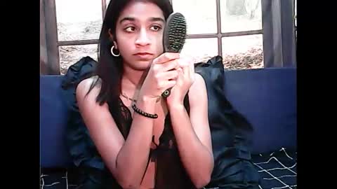 leah online show from February 8, 5:18 am