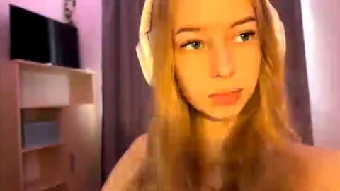 Snapshot of cherryrush951544 chatting on October 20, 9:36 am Evie online show from October 20, 9:36 am