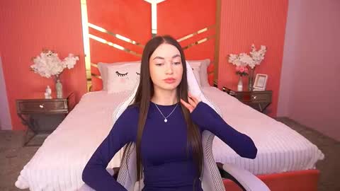 cherryylulu online show from November 12, 9:00 am