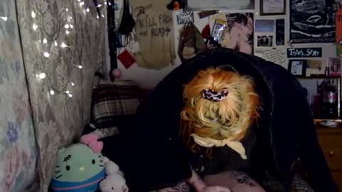 cher strauberry online show from February 20, 6:26 am