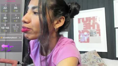 Snapshot of chiara_evanns chatting on September 23, 11:15 am Caro online show from September 23, 11:15 am