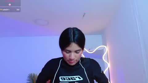 Snapshot of chiara_tay chatting on March 8, 10:13 pm Chiara online show from March 8, 10:13 pm
