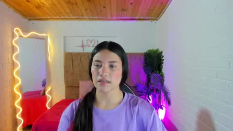 Snapshot of chiara_tay chatting on September 9, 7:14 pm Chiara online show from September 9, 7:14 pm