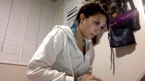 Snapshot of chicagobabe312 chatting on October 8, 7:47 am chicagobabe312 online show from October 8, 7:47 am