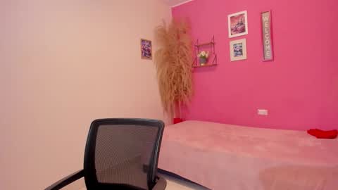 Snapshot of chicos_sexy chatting on October 15, 3:43 am chicos_sexy online show from October 15, 3:43 am