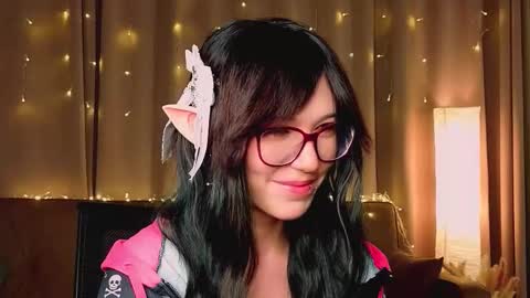 Leyna online show from January 15, 7:00 pm