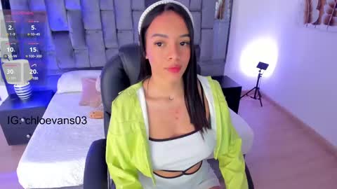 Chloe online show from March 7, 11:40 am