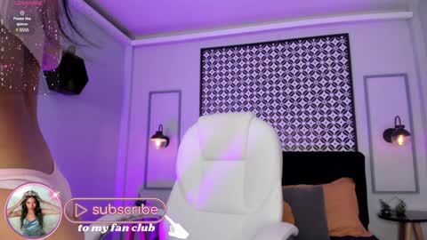 Chloe online show from December 14, 2:00 pm