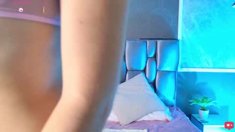 Snapshot of chloe_joness_ chatting on September 19, 10:13 pm Chloe online show from September 19, 10:13 pm