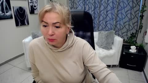 Chloe online show from October 31, 5:41 am