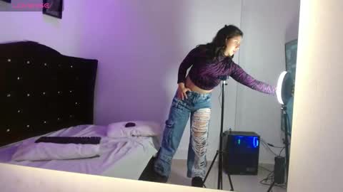 Chloe online show from October 29, 2:52 pm