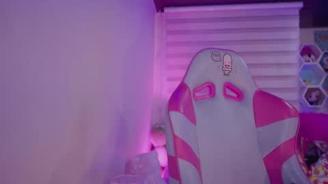 Snapshot of chloe_moons_ chatting on October 6, 8:59 pm CLOE online show from October 6, 8:59 pm
