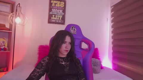 CLOE  online show from February 9, 7:38 pm