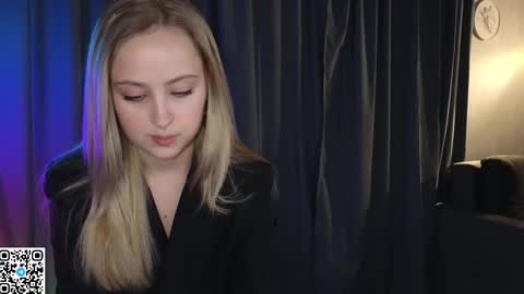 Snapshot of chloe_novel chatting on September 26, 6:49 pm Chloe online show from September 26, 6:49 pm