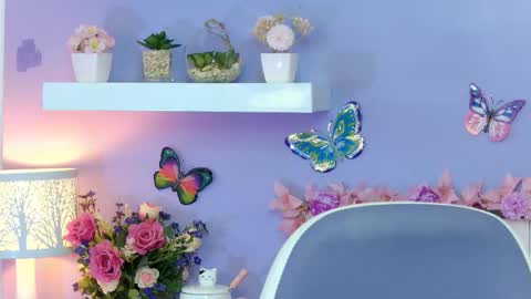 Snapshot of chloe_rem chatting on October 3, 5:27 am . online show from October 3, 5:27 am