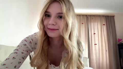 hloe online show from April 3, 11:17 am