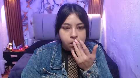 chloe_smith5 online show from December 22, 1:18 pm