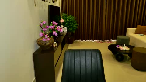 Eva and Sandra online show from April 14, 2:15 am