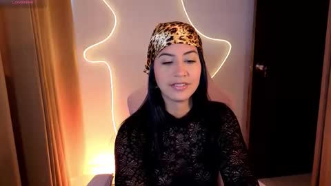 Chloe online show from December 18, 2:23 pm