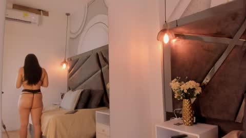 chloee_parkerr online show from April 27, 3:59 am
