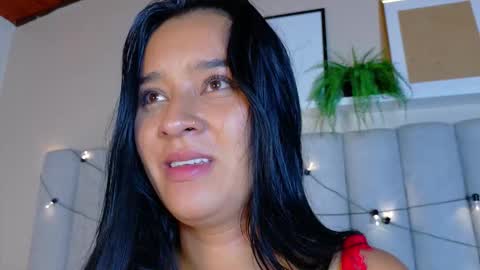 C H L O E  online show from March 2, 7:15 am