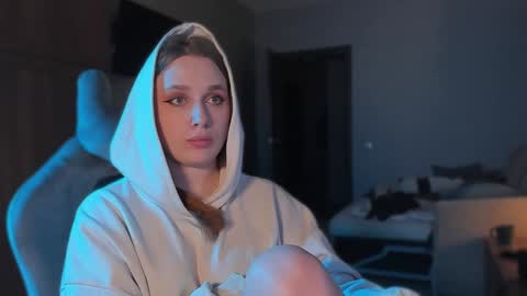 Snapshot of chloegins chatting on January 11, 7:16 pm chloegins online show from January 11, 7:16 pm