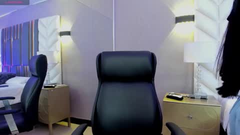  Chloe Harper  online show from January 8, 12:00 pm